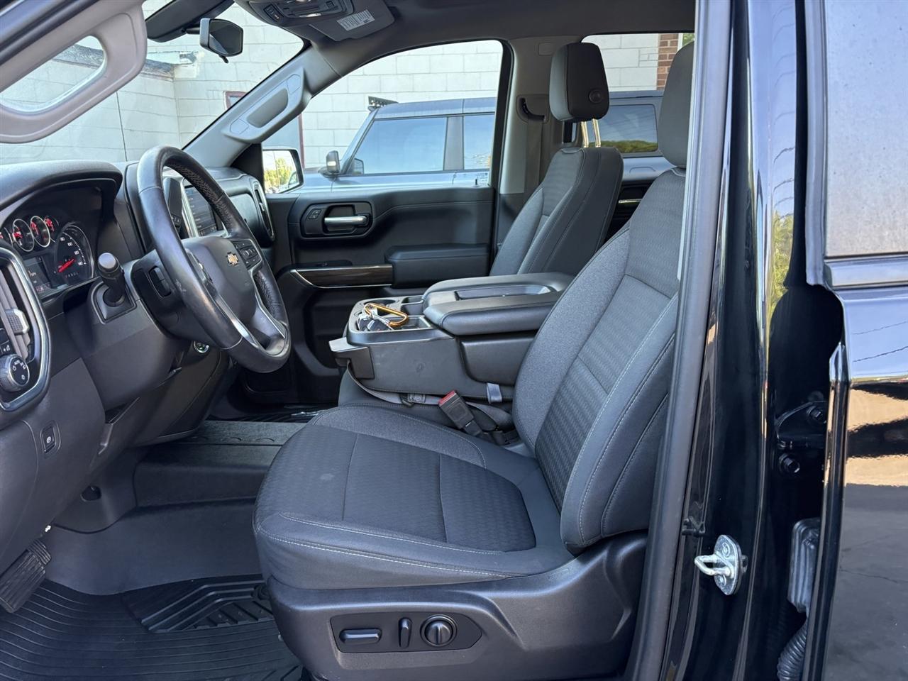 Chevrolet Silverado 1500 LT Crew Cab 4WD 2020