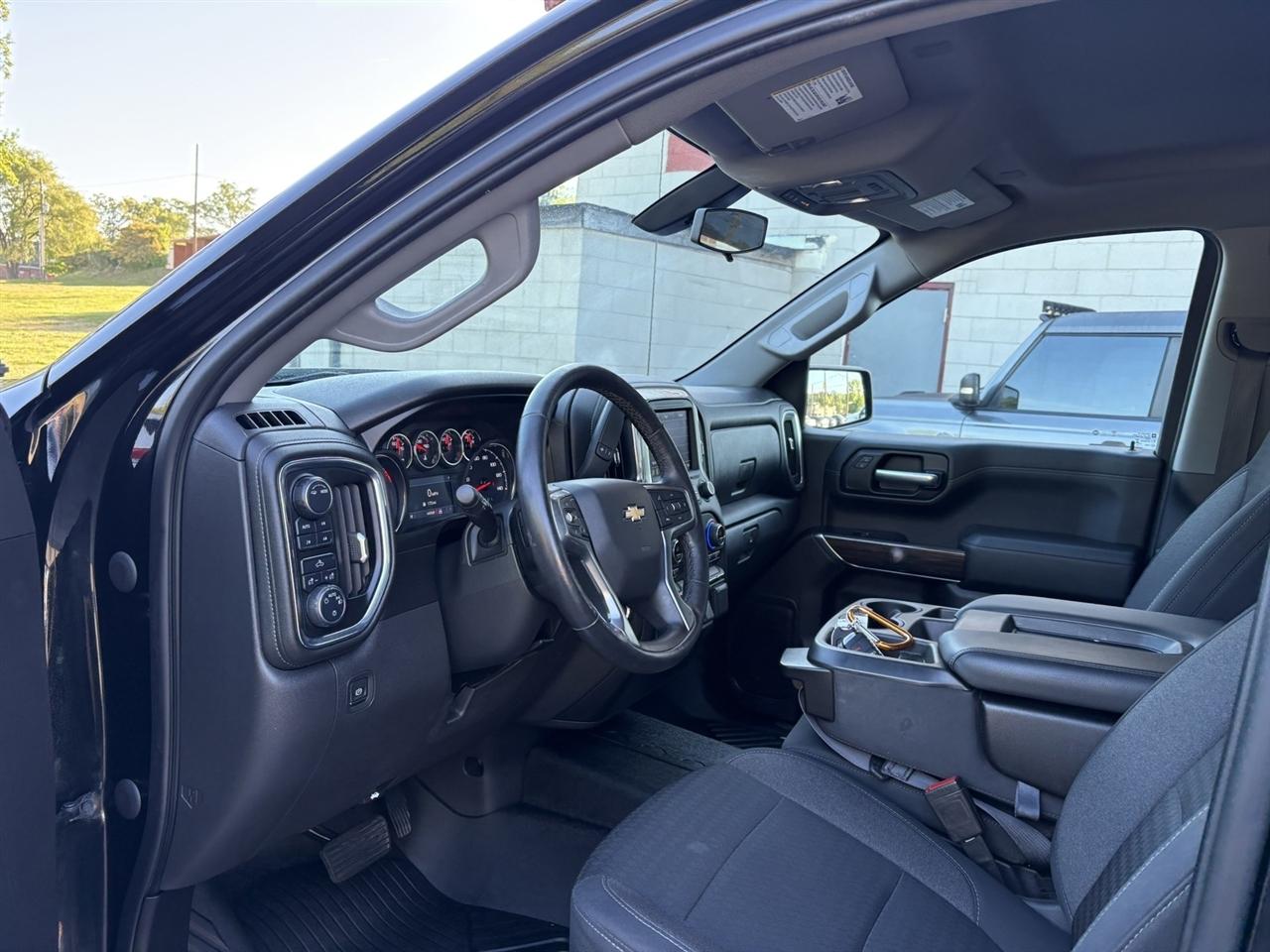 Chevrolet Silverado 1500 LT Crew Cab 4WD 2020