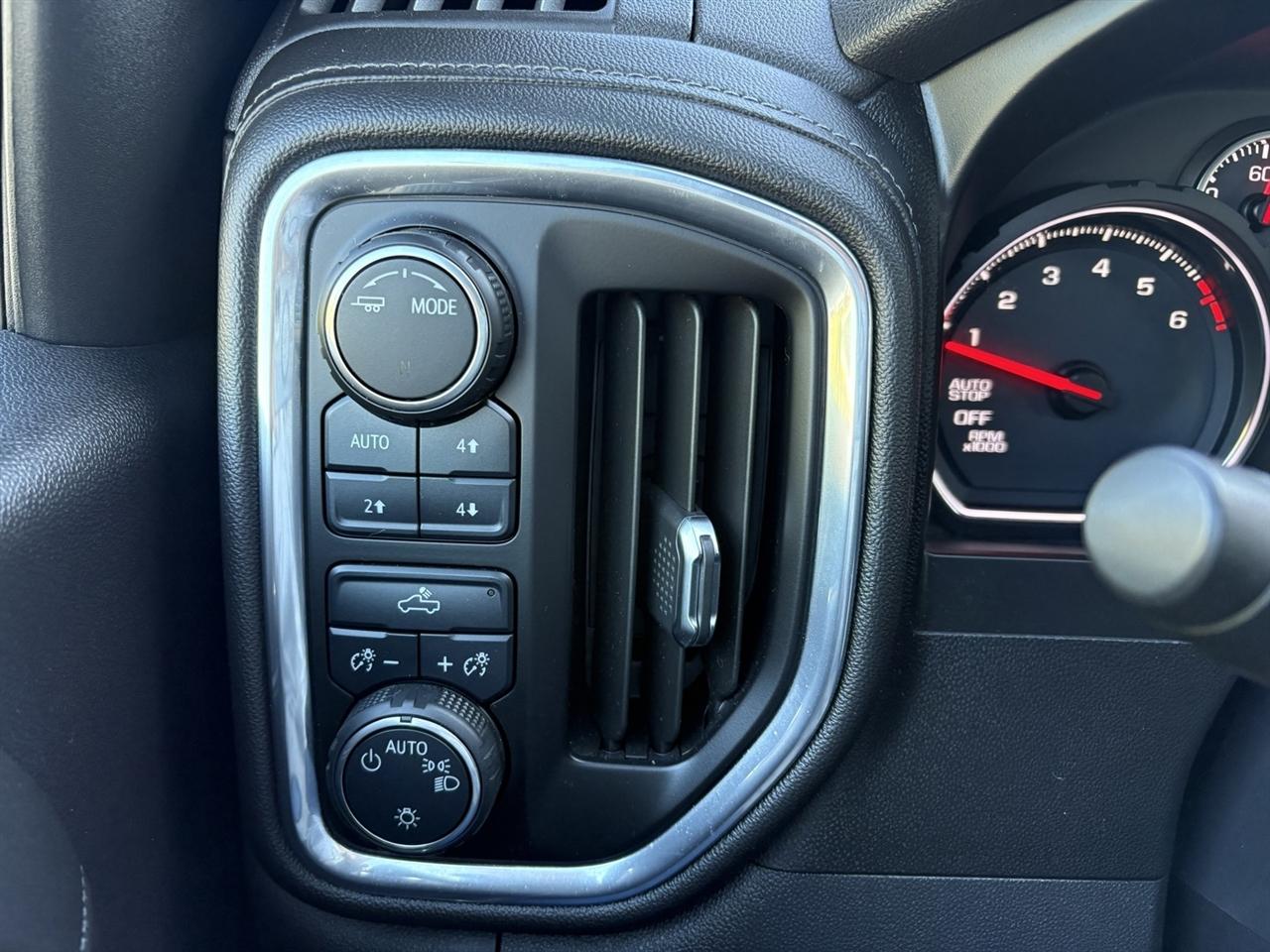 Chevrolet Silverado 1500 LT Crew Cab 4WD 2020