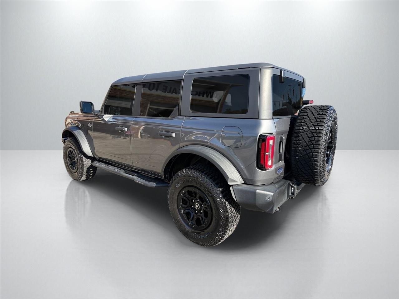 Ford Bronco Base 4-Door w/Advanced 2022