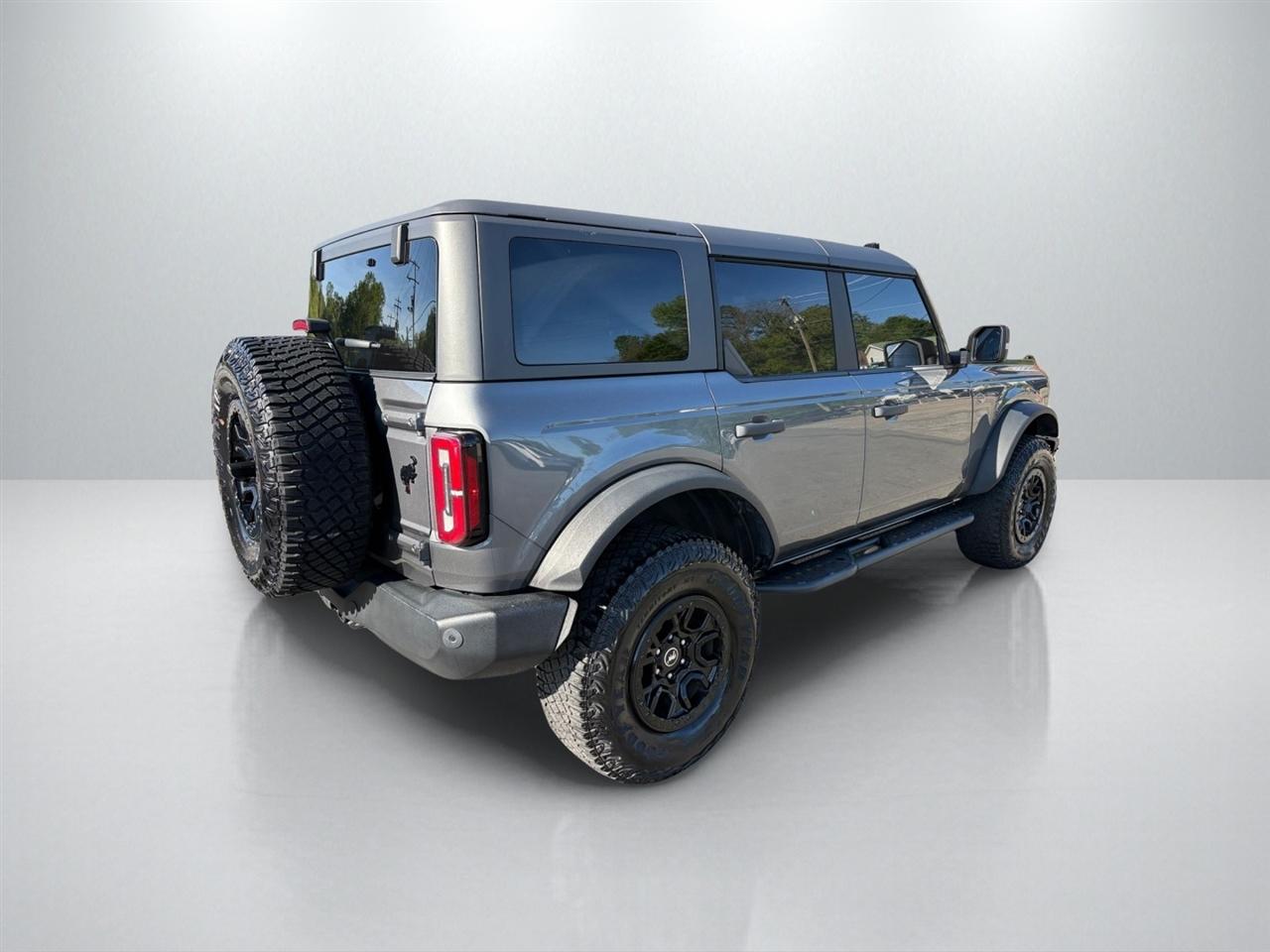 Ford Bronco Base 4-Door w/Advanced 2022