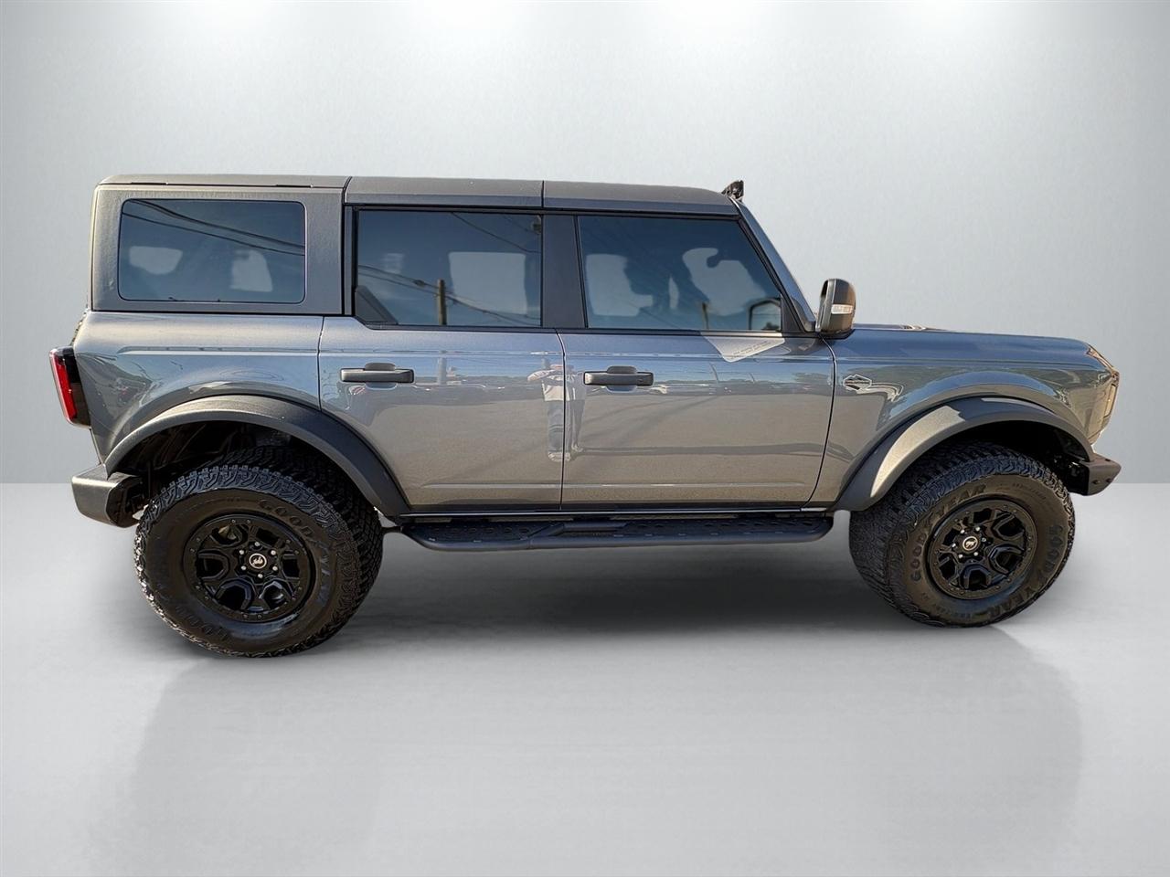 Ford Bronco Base 4-Door w/Advanced 2022