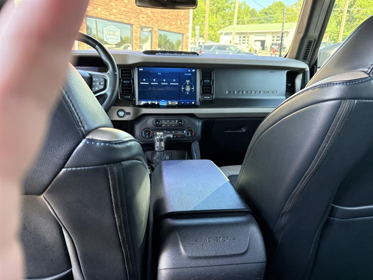 Ford Bronco Base 4-Door w/Advanced 2022