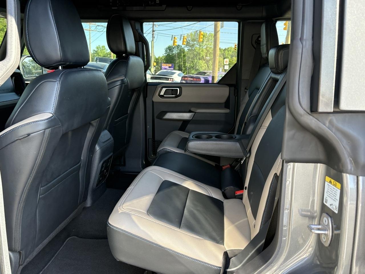 Ford Bronco Base 4-Door w/Advanced 2022