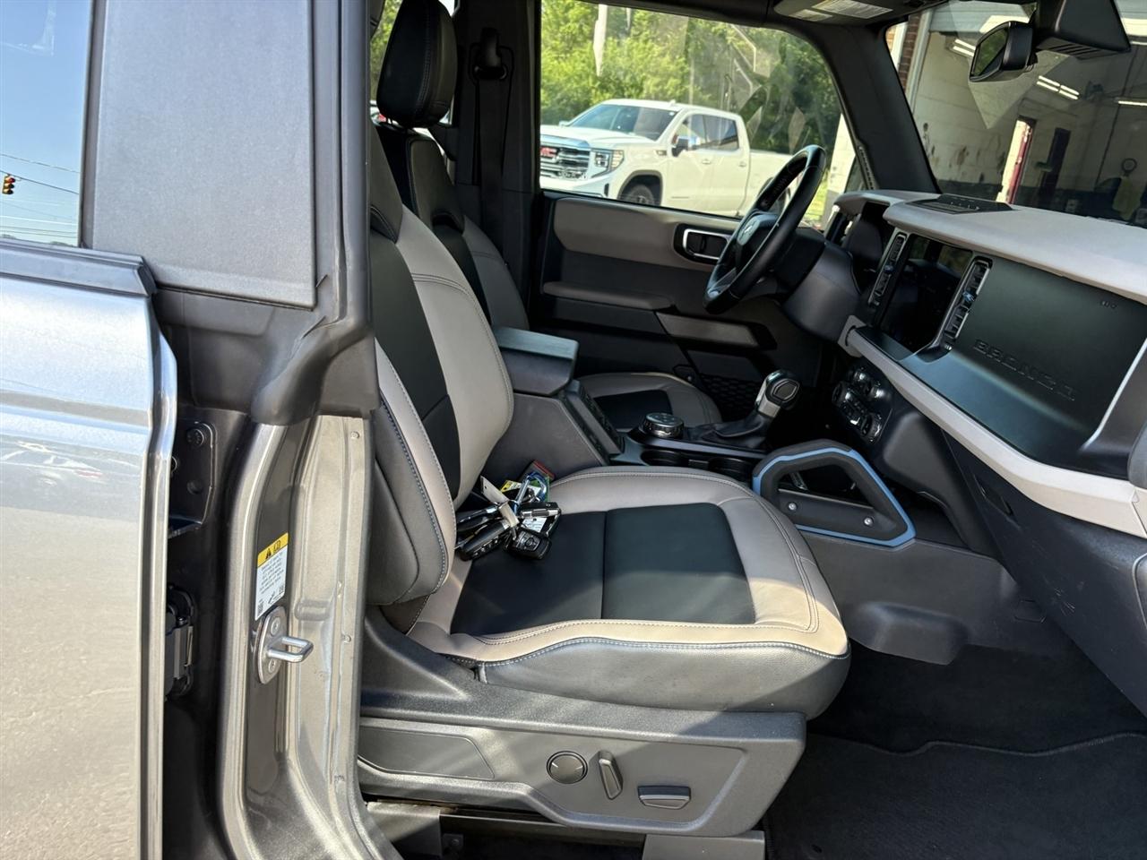 Ford Bronco Base 4-Door w/Advanced 2022