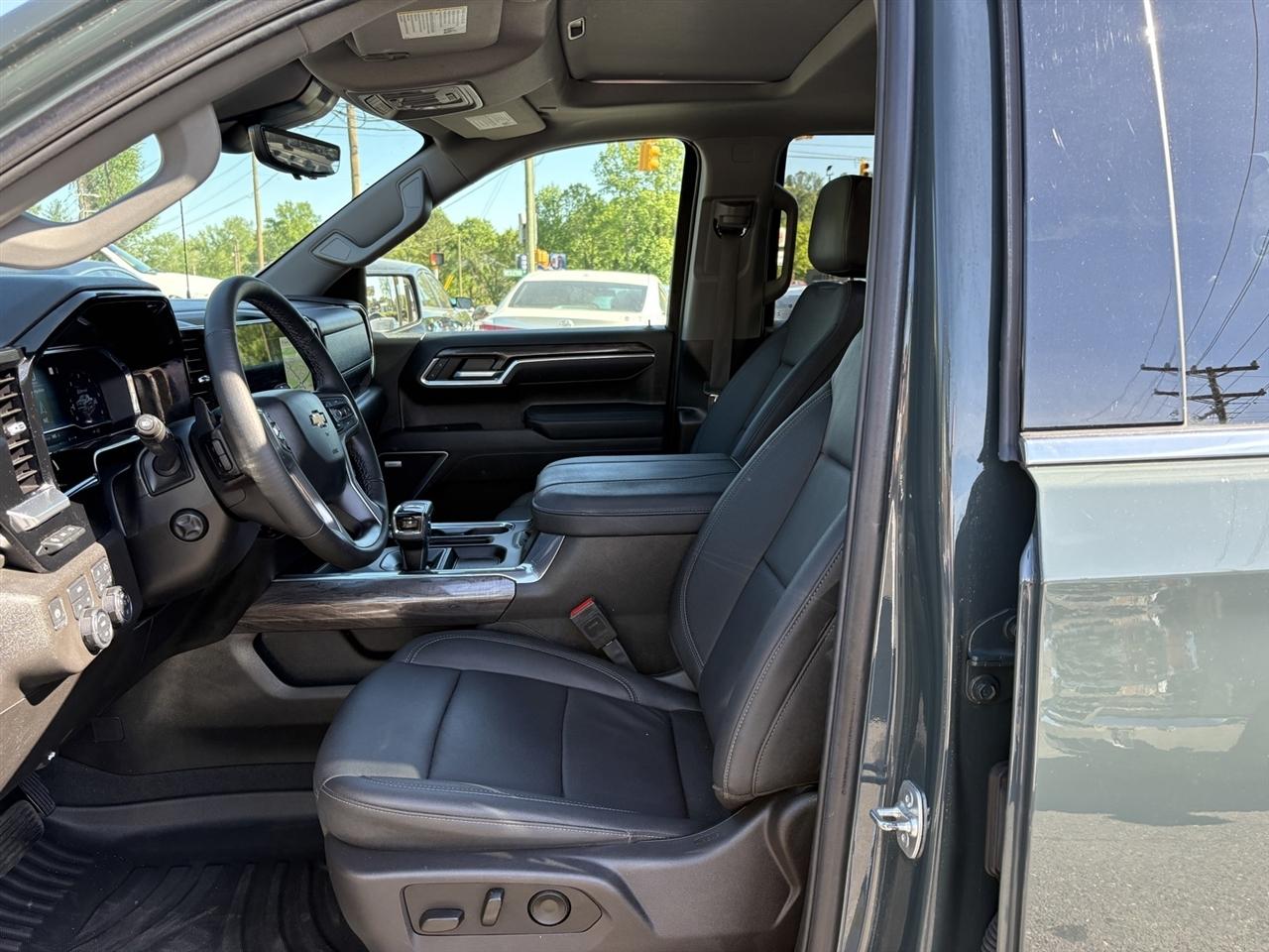 Chevrolet Silverado 1500 LTZ Crew Cab 4WD 2025