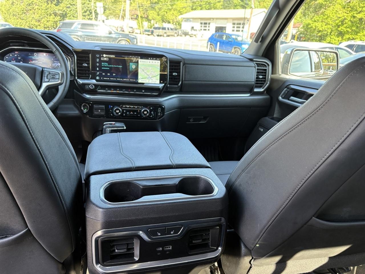 Chevrolet Silverado 1500 LTZ Crew Cab 4WD 2025