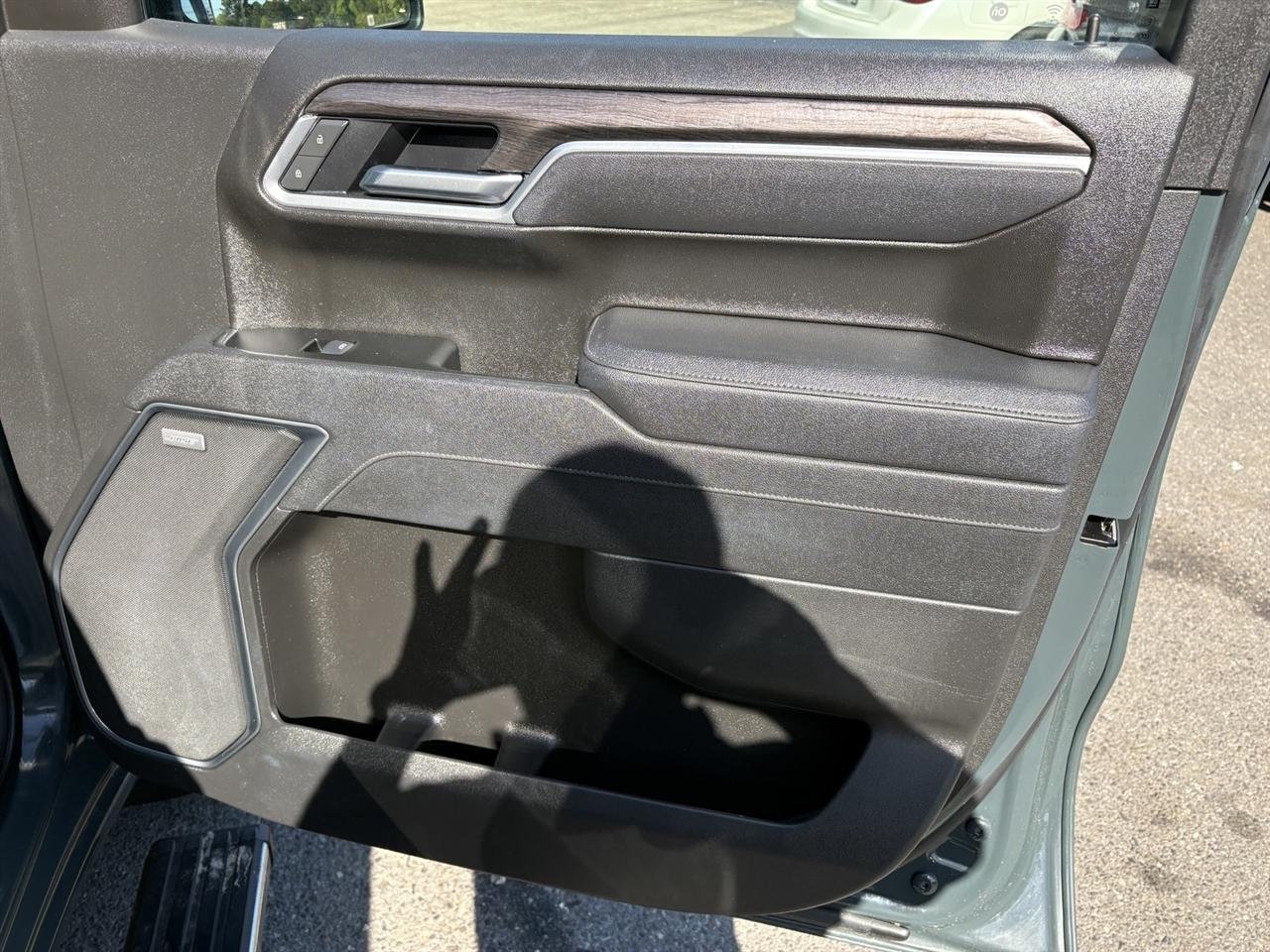 Chevrolet Silverado 1500 LTZ Crew Cab 4WD 2025