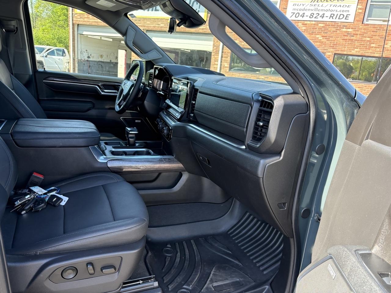 Chevrolet Silverado 1500 LTZ Crew Cab 4WD 2025