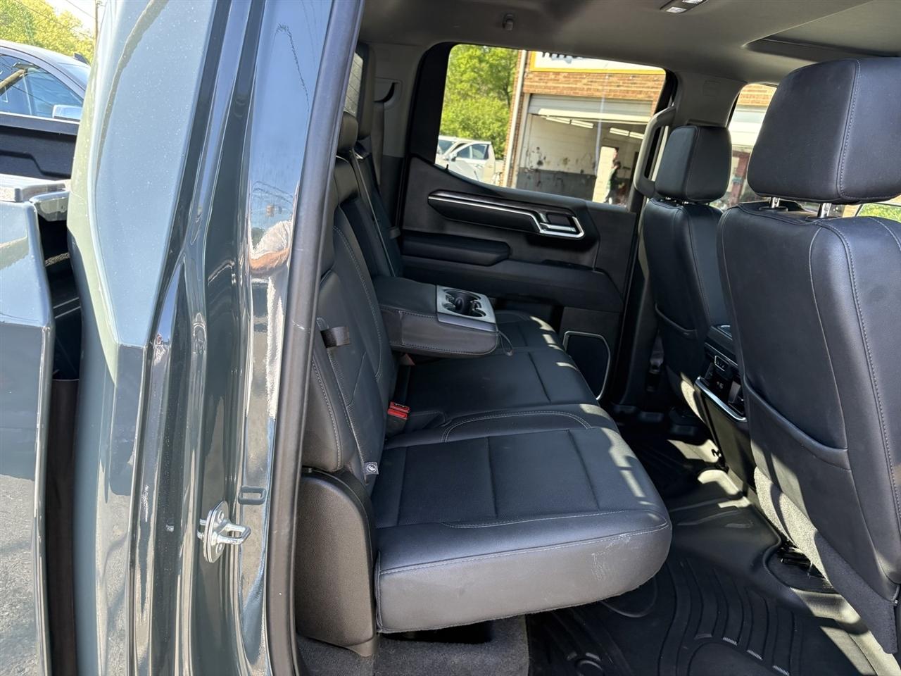 Chevrolet Silverado 1500 LTZ Crew Cab 4WD 2025