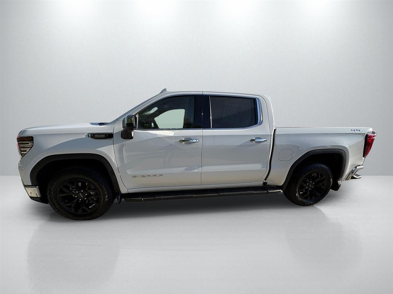 GMC Sierra 1500 SLT Crew Cab 4WD 2023