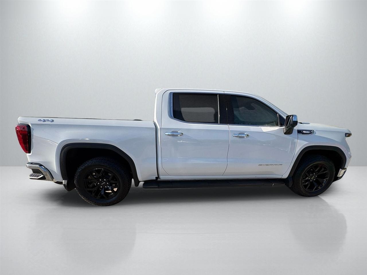 GMC Sierra 1500 SLT Crew Cab 4WD 2023