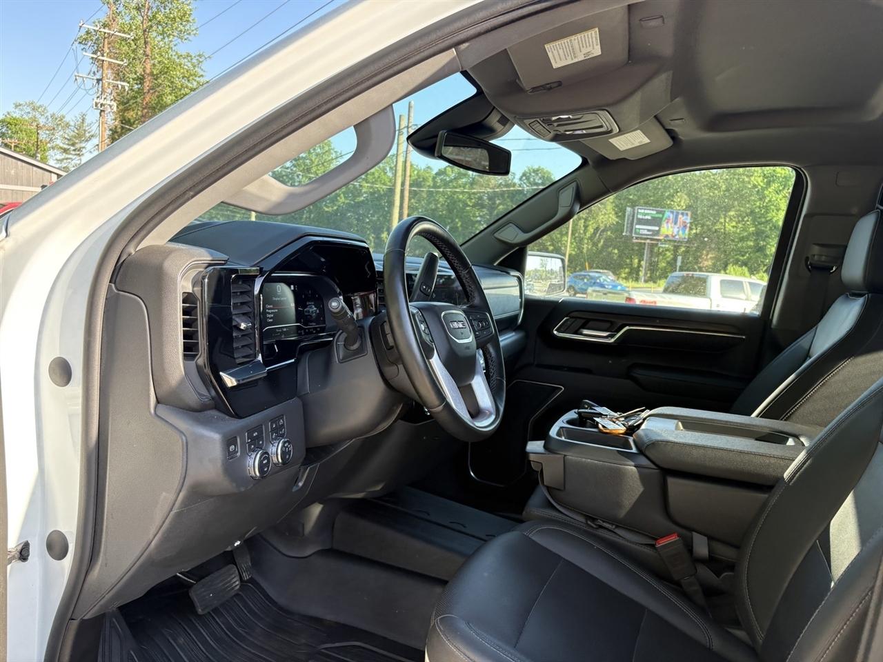 GMC Sierra 1500 SLT Crew Cab 4WD 2023