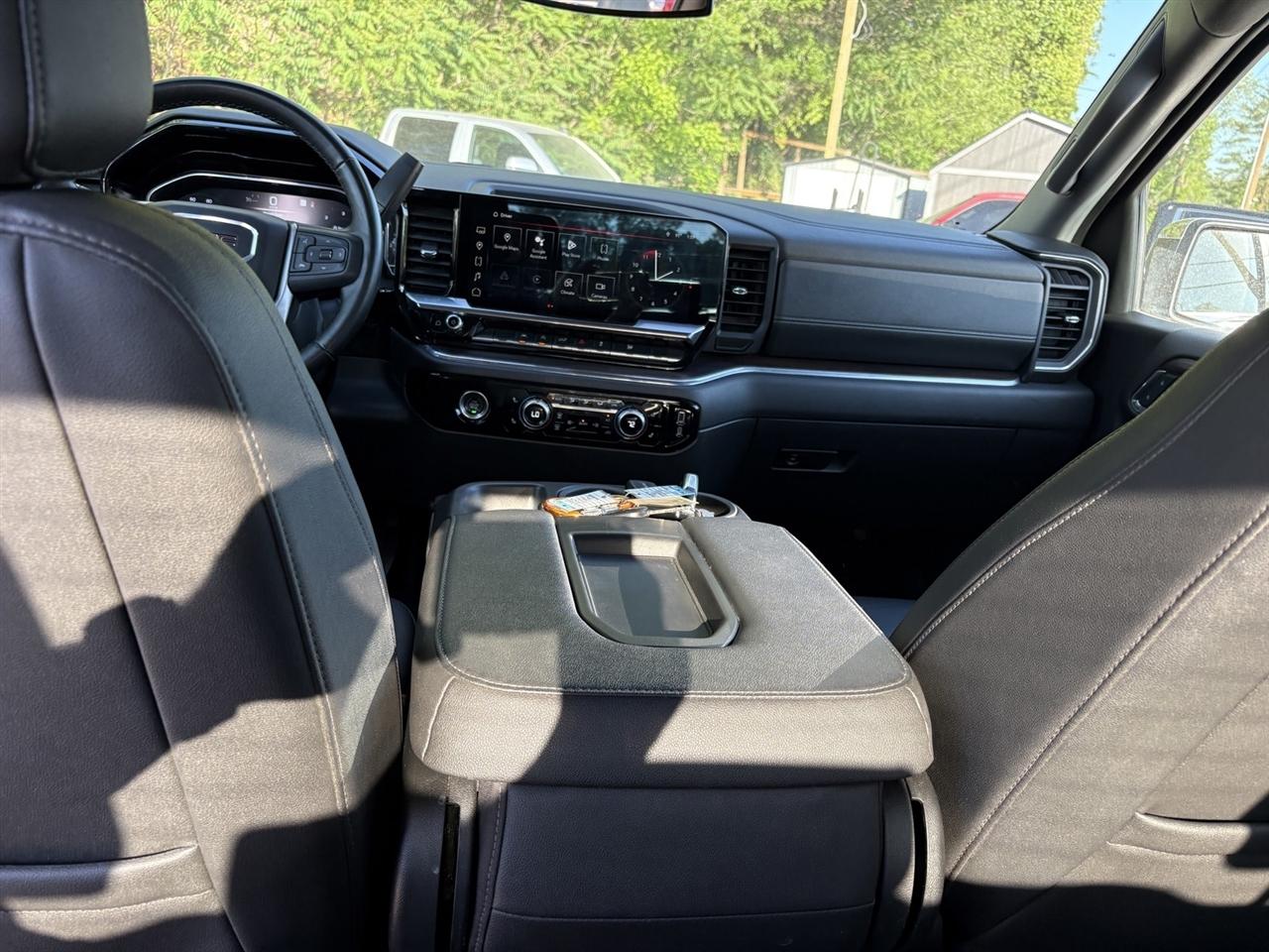 GMC Sierra 1500 SLT Crew Cab 4WD 2023