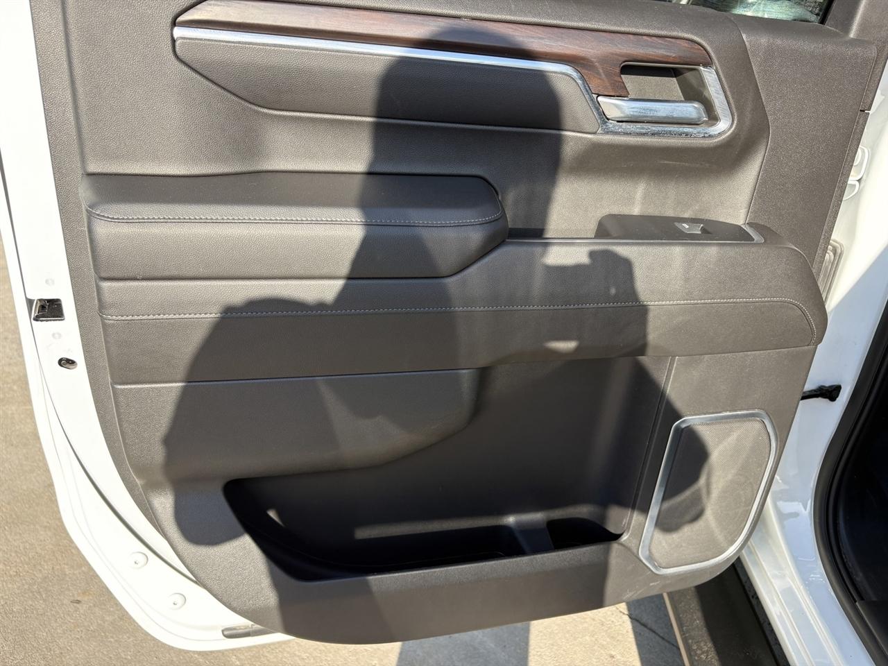 GMC Sierra 1500 SLT Crew Cab 4WD 2023