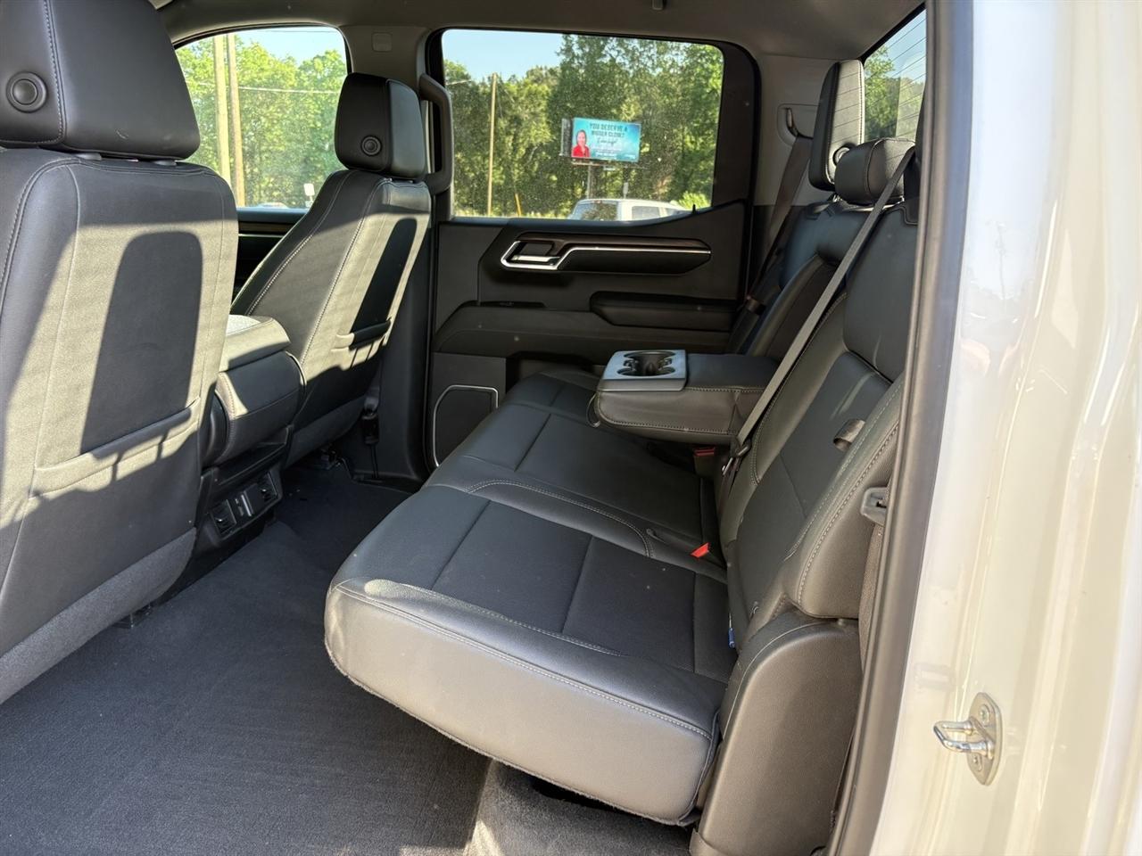 GMC Sierra 1500 SLT Crew Cab 4WD 2023