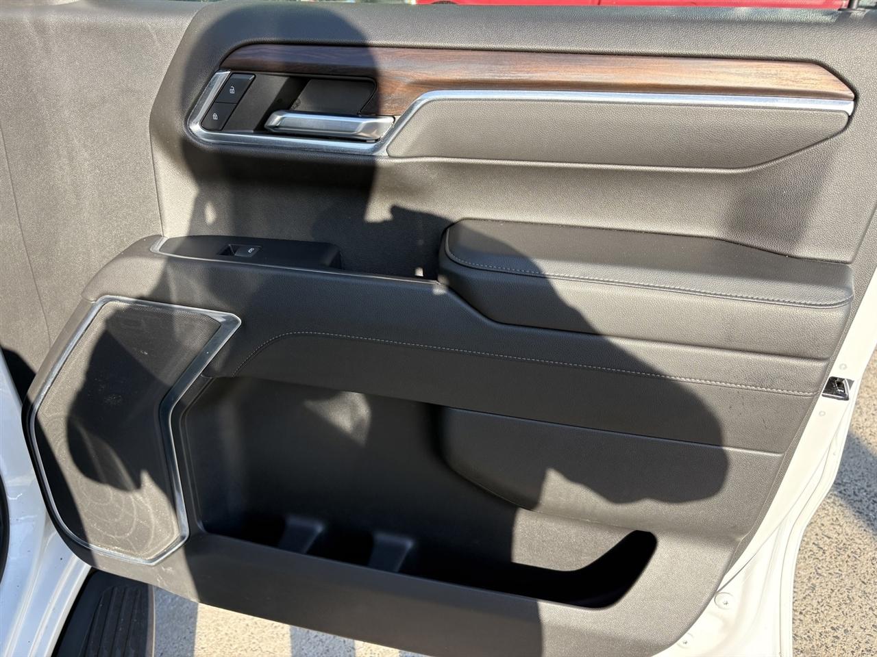 GMC Sierra 1500 SLT Crew Cab 4WD 2023