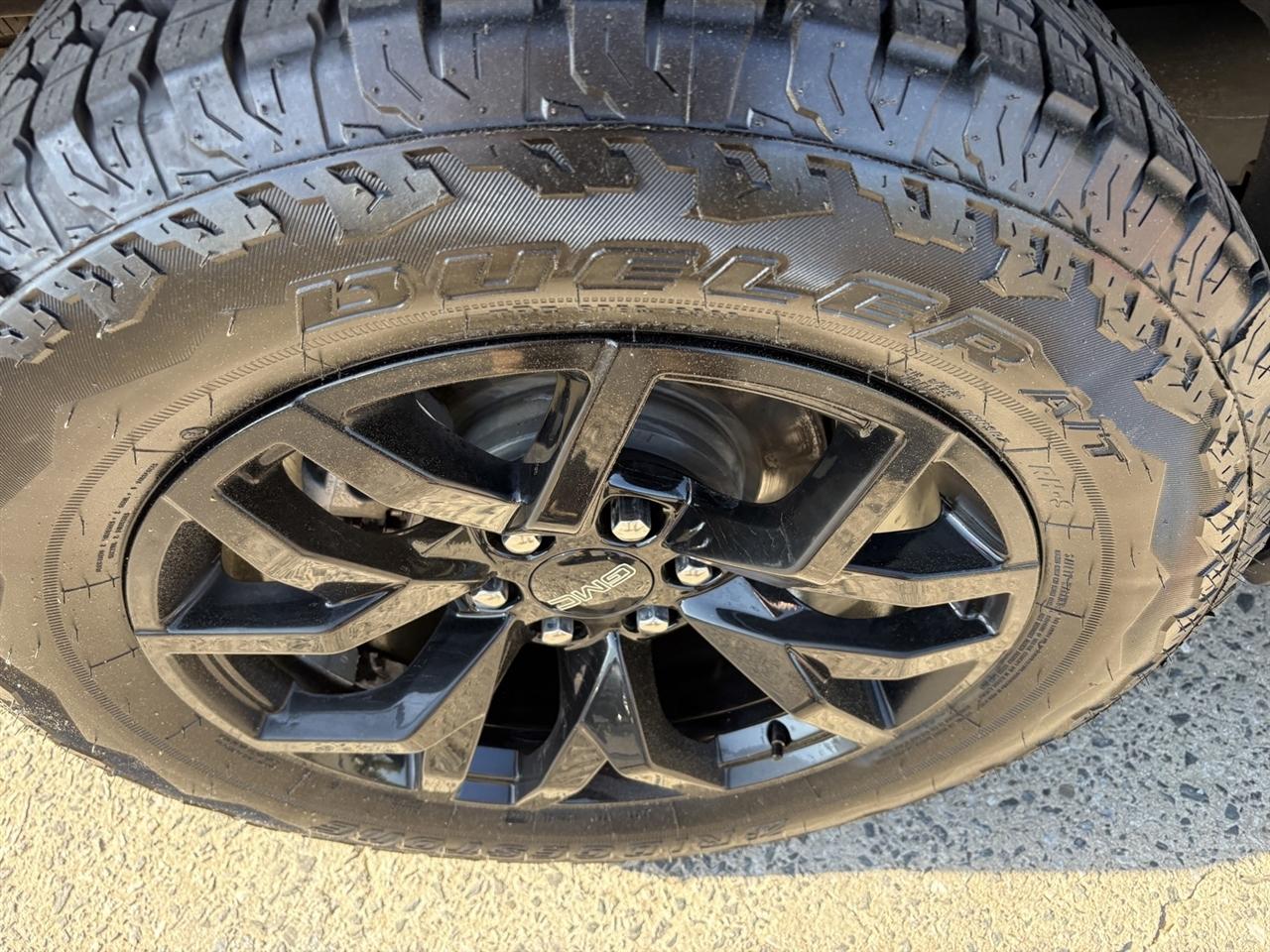 GMC Sierra 1500 SLT Crew Cab 4WD 2023