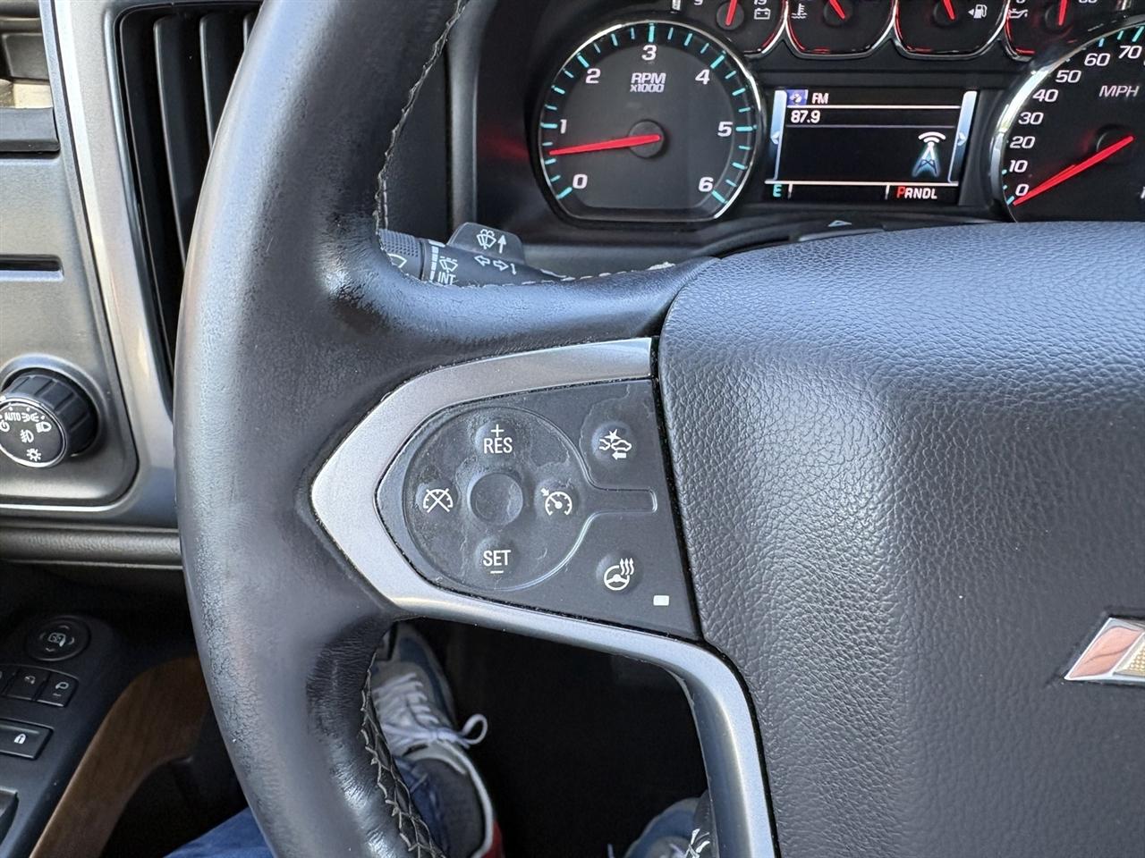 Chevrolet Silverado 1500 LTZ Crew Cab 2WD 2017