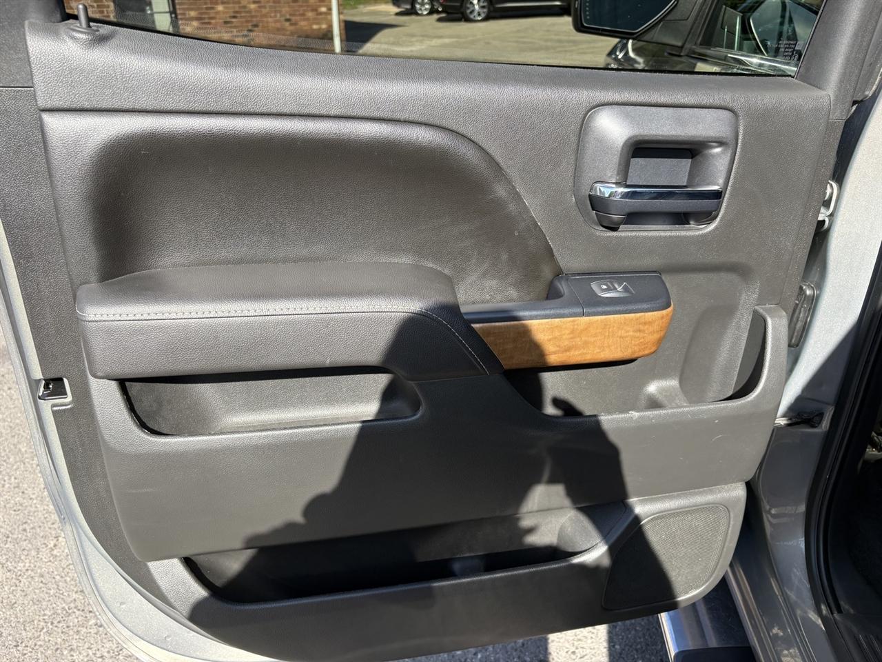 Chevrolet Silverado 1500 LTZ Crew Cab 2WD 2017