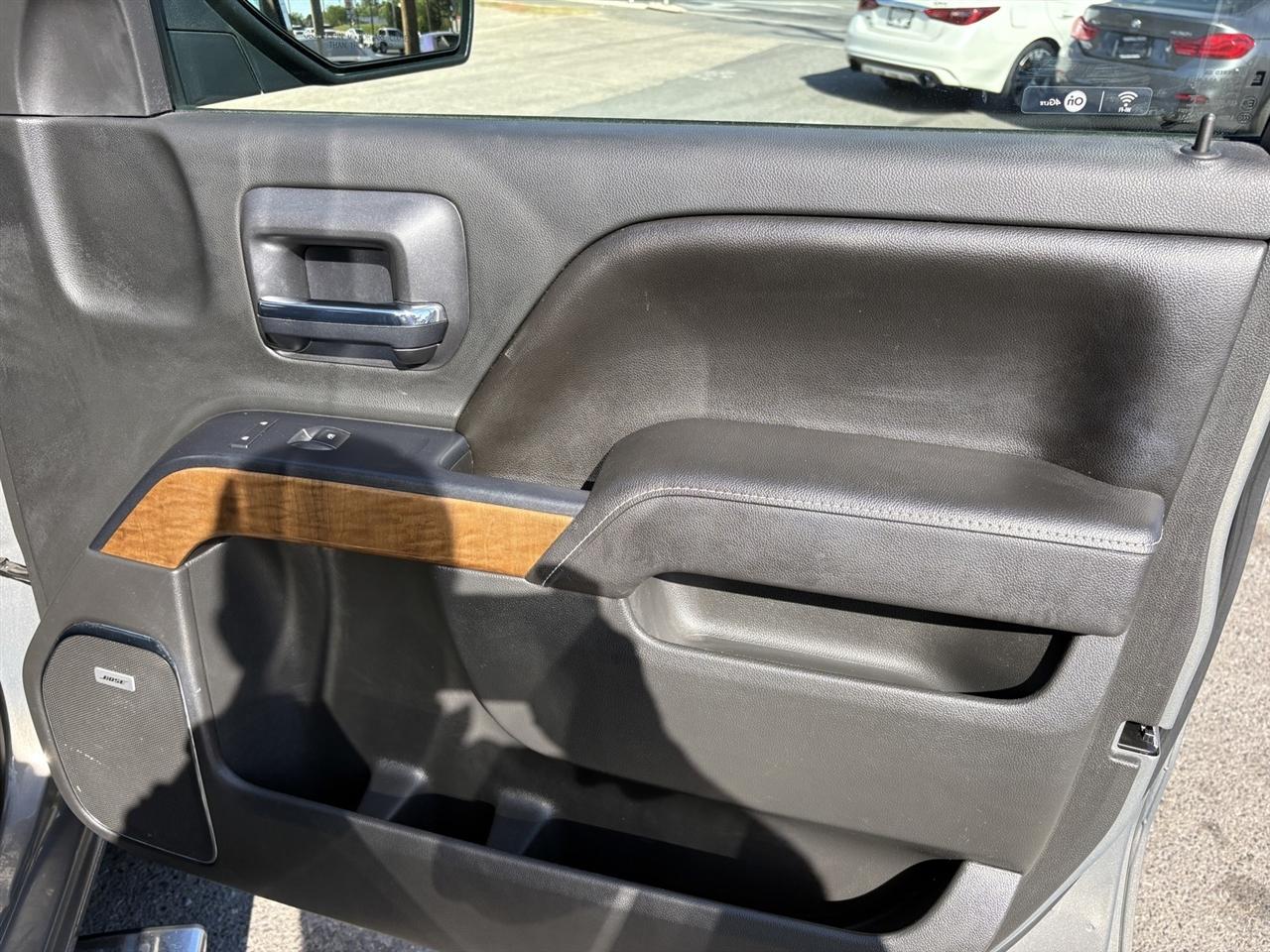 Chevrolet Silverado 1500 LTZ Crew Cab 2WD 2017