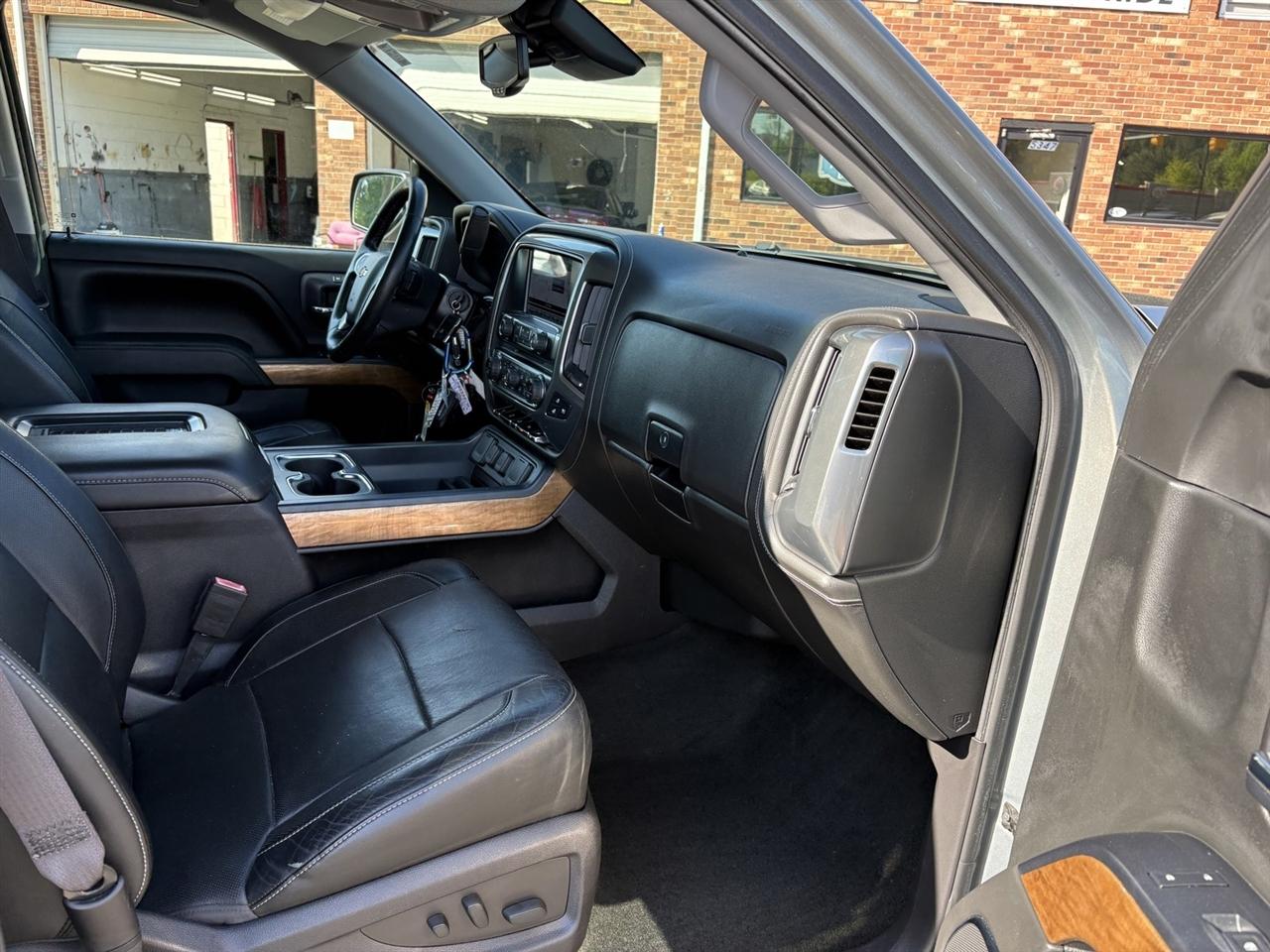 Chevrolet Silverado 1500 LTZ Crew Cab 2WD 2017