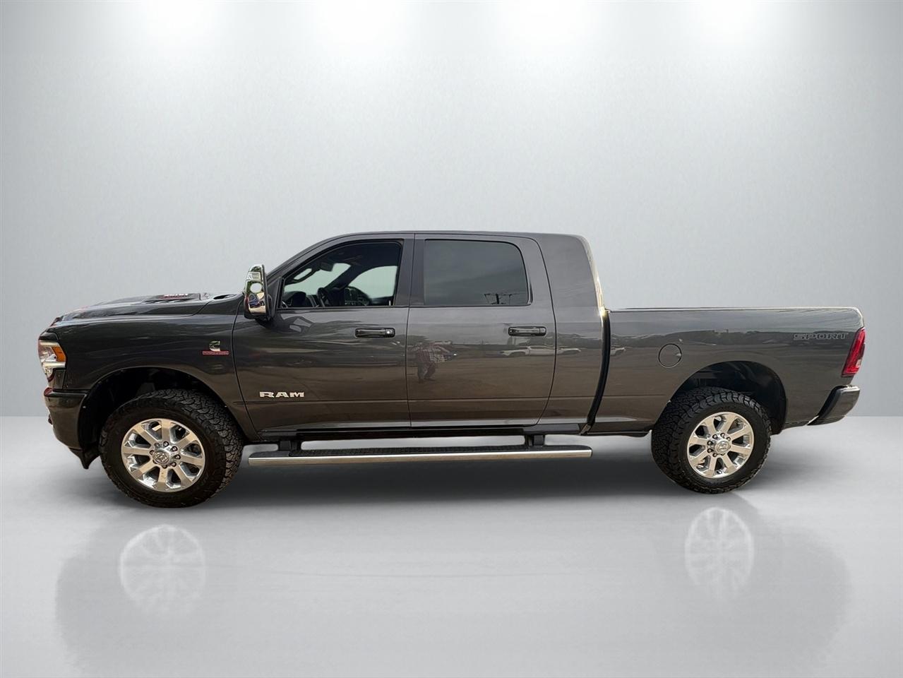 RAM 3500 Laramie Mega Cab 4WD 2023