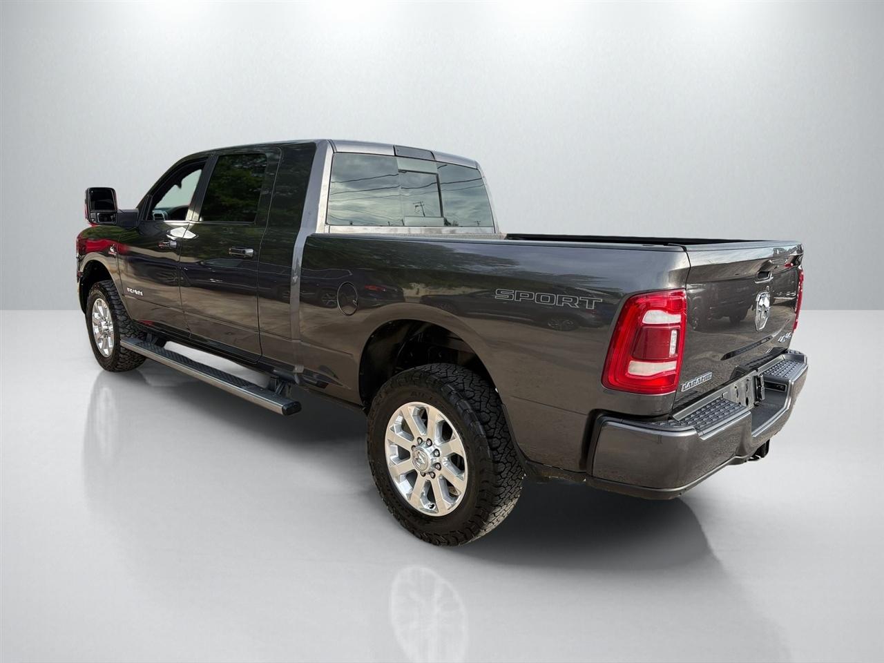 RAM 3500 Laramie Mega Cab 4WD 2023