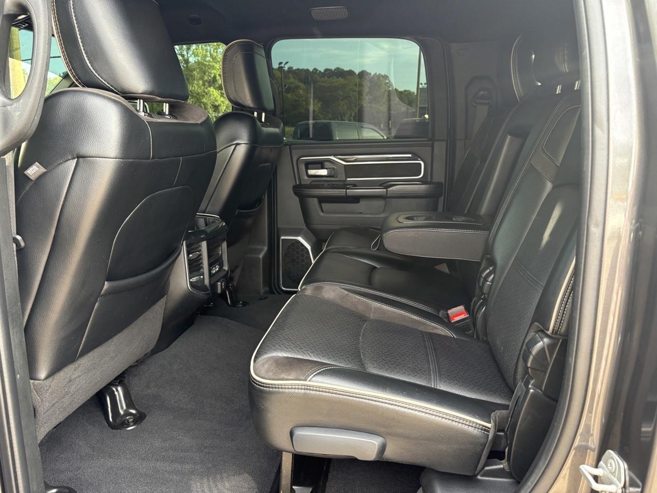 RAM 3500 Laramie Mega Cab 4WD 2023