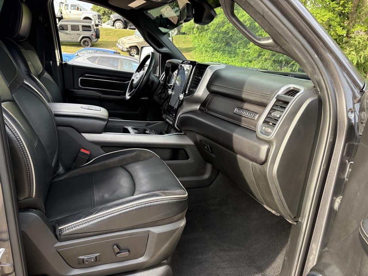 RAM 3500 Laramie Mega Cab 4WD 2023