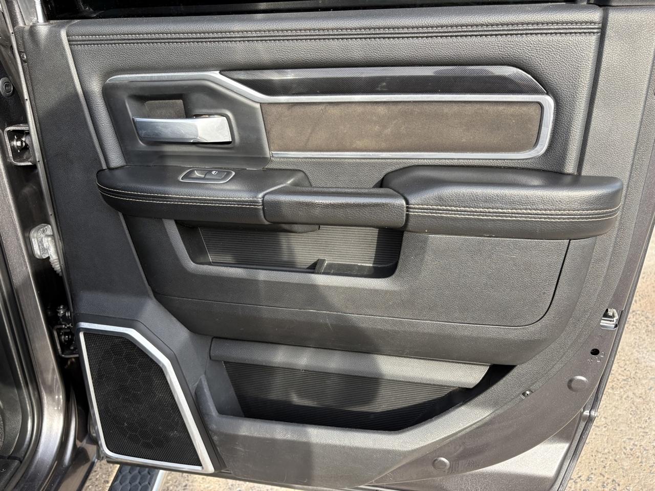 RAM 3500 Laramie Mega Cab 4WD 2023