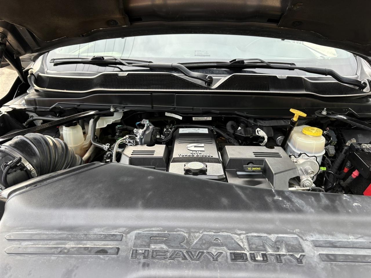 RAM 3500 Laramie Mega Cab 4WD 2023