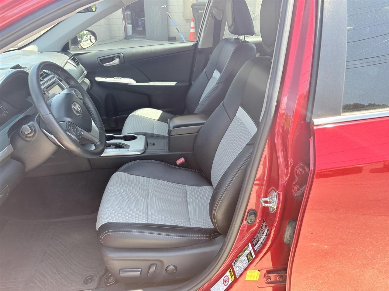 Toyota Camry SE 2013