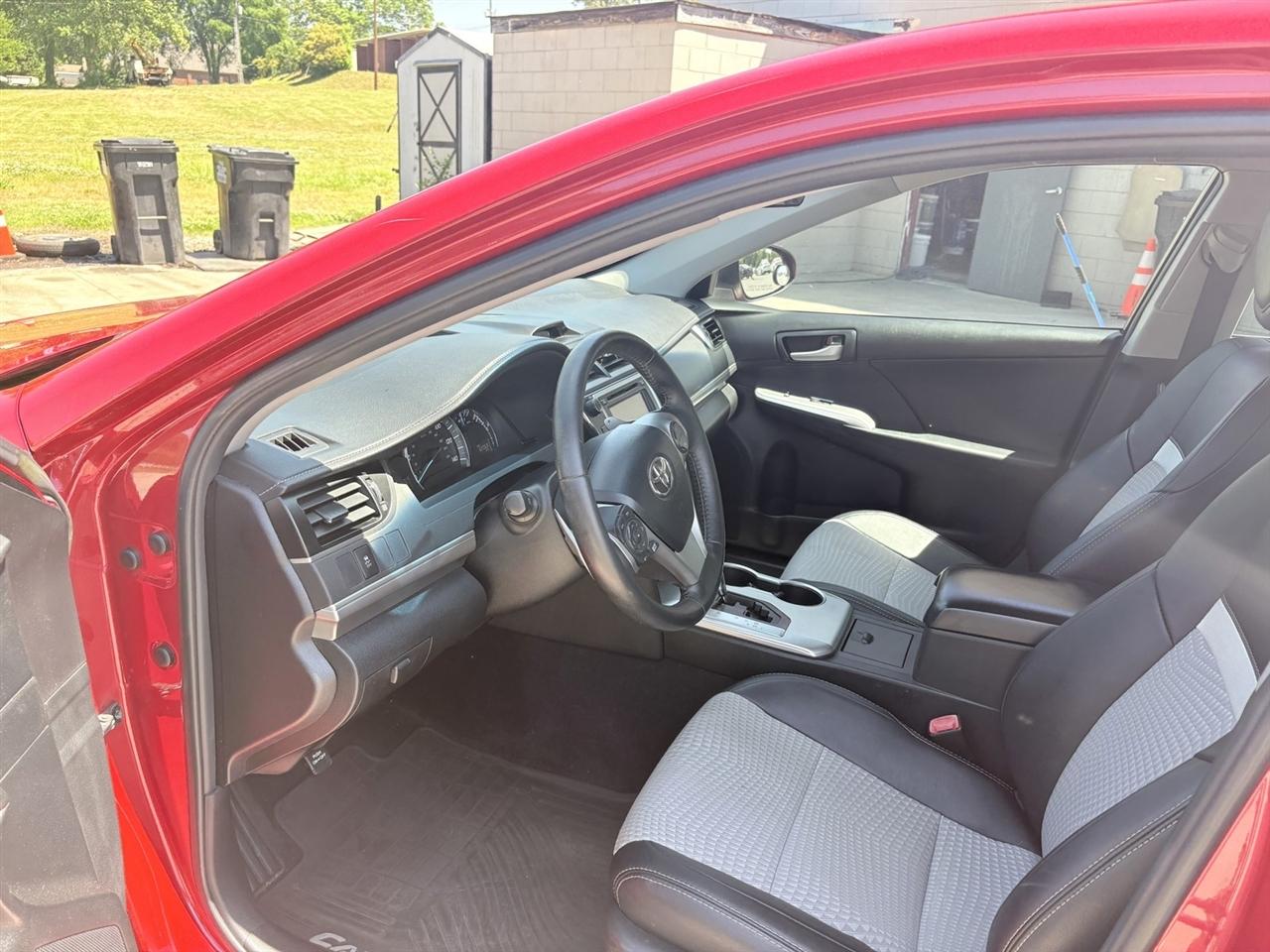 Toyota Camry SE 2013