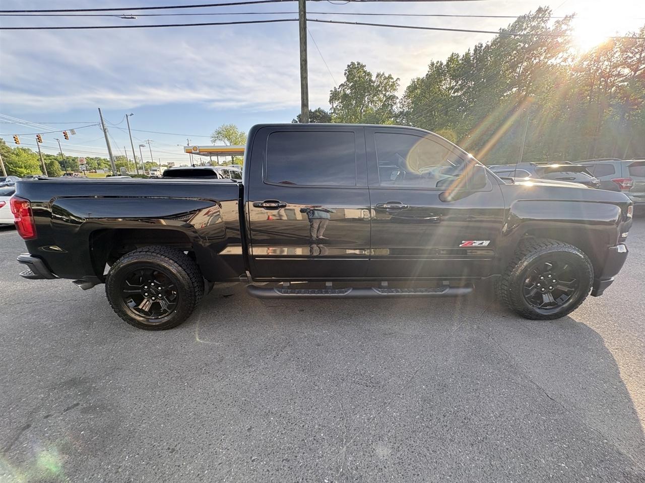 Chevrolet Silverado 1500 LTZ Crew Cab 4WD 2017