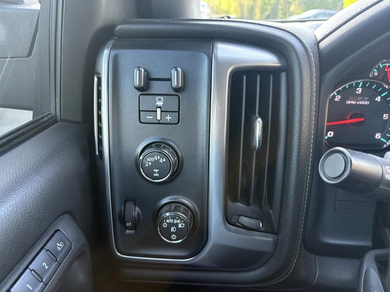 Chevrolet Silverado 1500 LTZ Crew Cab 4WD 2017