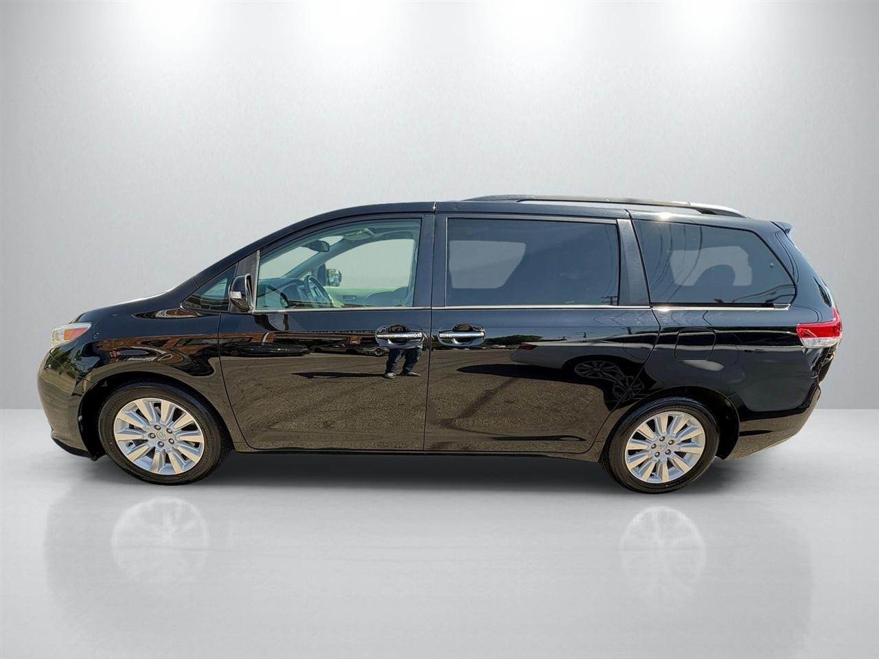 Toyota Sienna Limited AWD 7-Passenger V6 2013