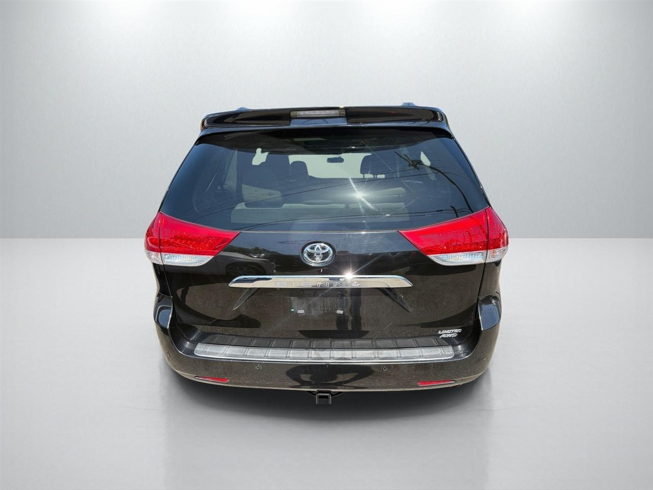 Toyota Sienna Limited AWD 7-Passenger V6 2013