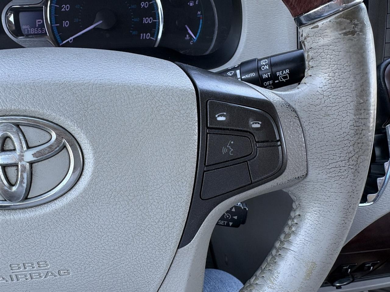 Toyota Sienna Limited AWD 7-Passenger V6 2013