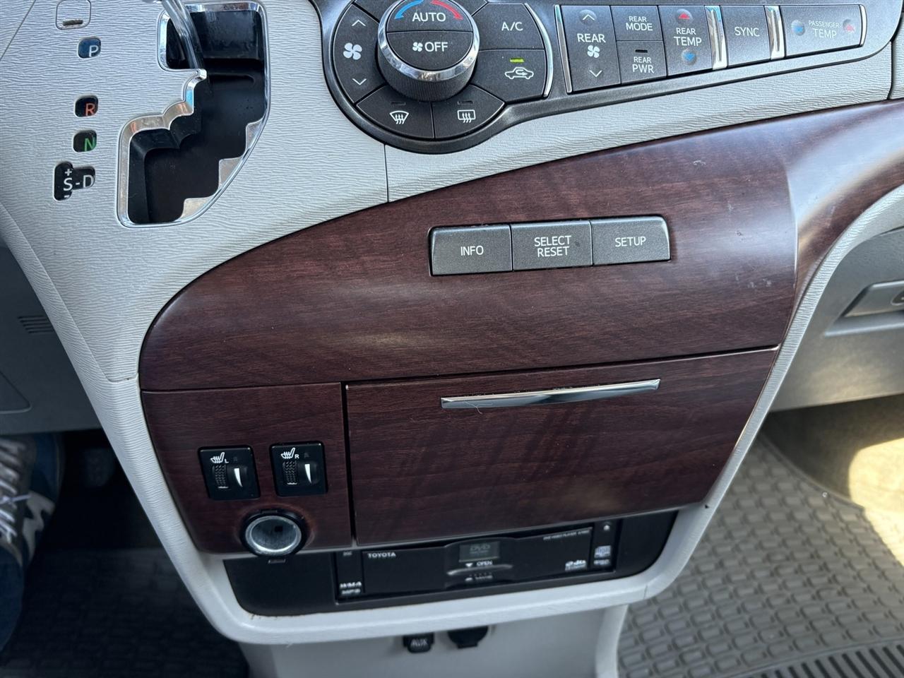 Toyota Sienna Limited AWD 7-Passenger V6 2013