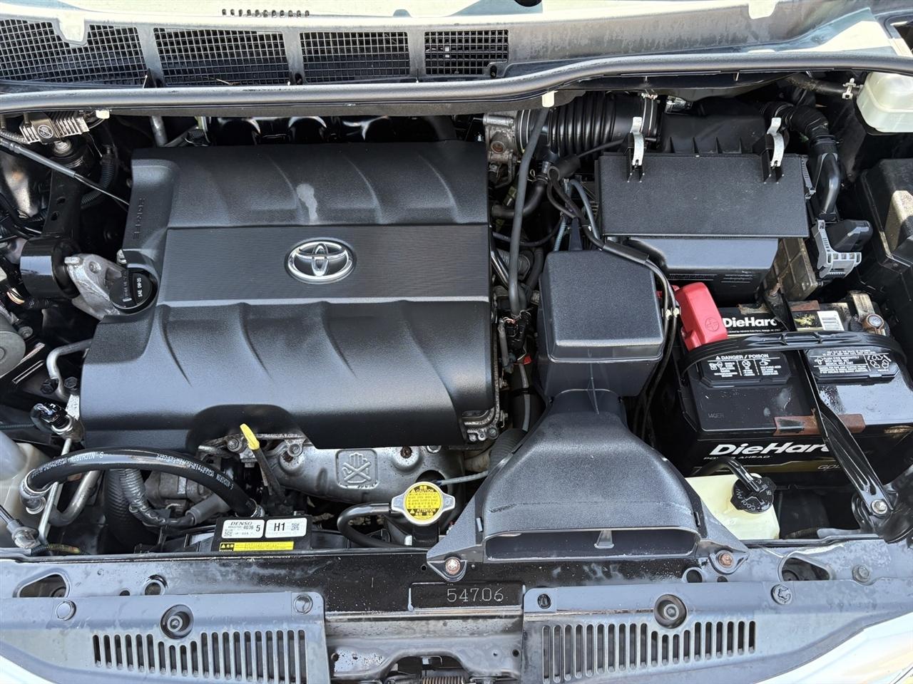 Toyota Sienna Limited AWD 7-Passenger V6 2013