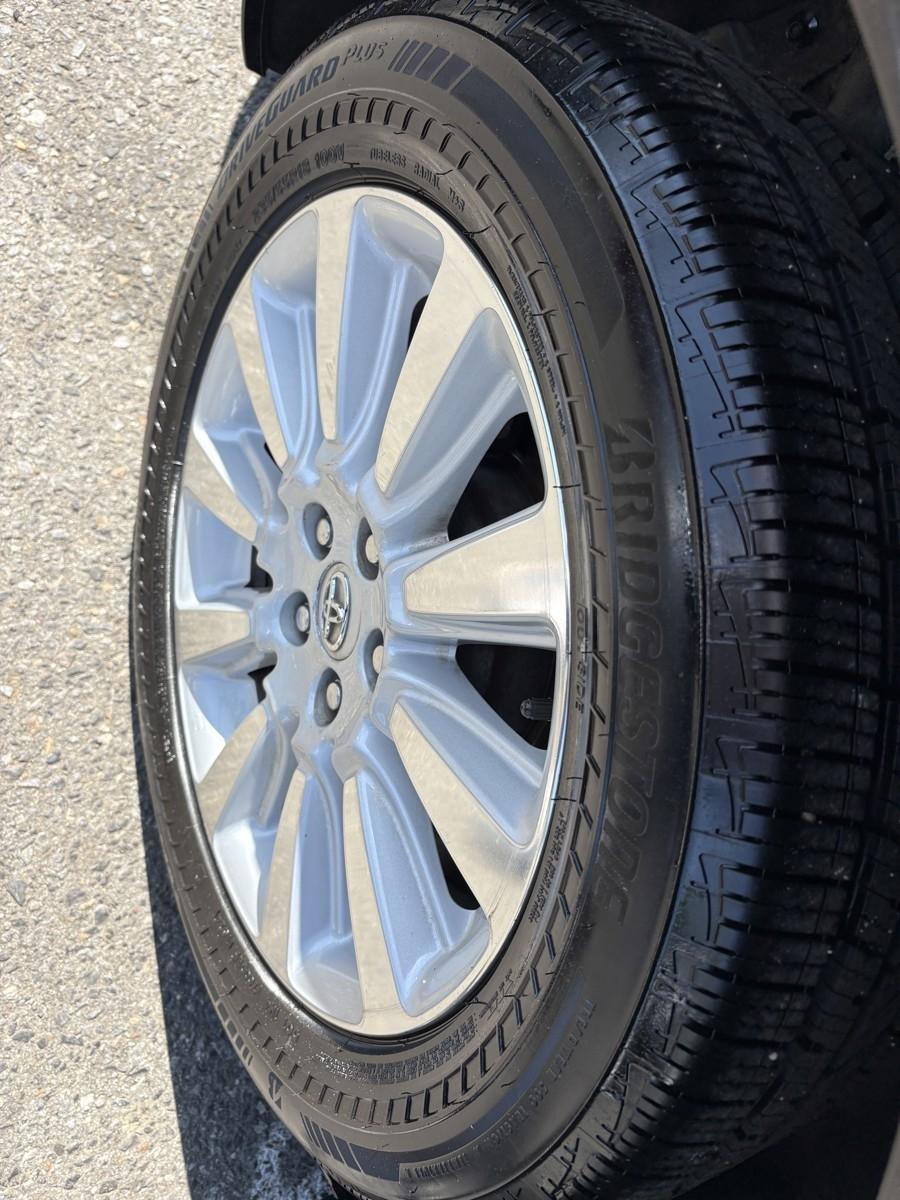 Toyota Sienna Limited AWD 7-Passenger V6 2013