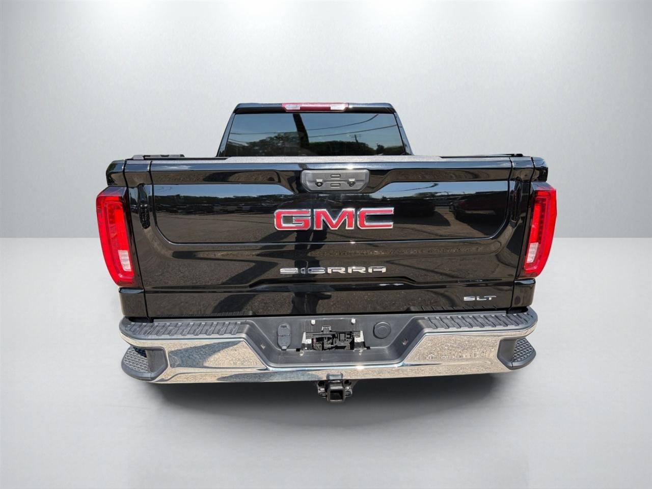 GMC Sierra 1500 SLT Crew Cab 4WD 2023