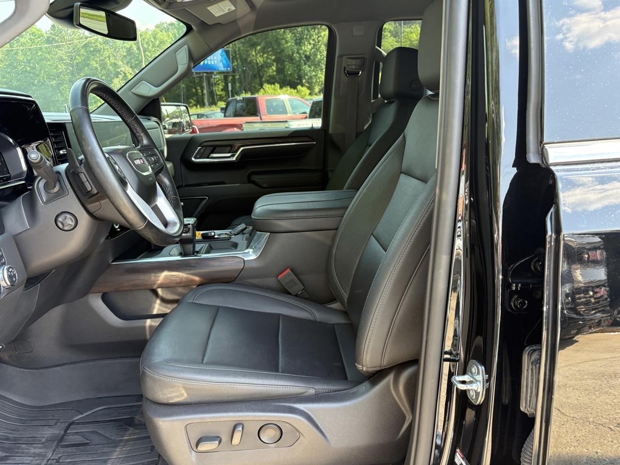 GMC Sierra 1500 SLT Crew Cab 4WD 2023