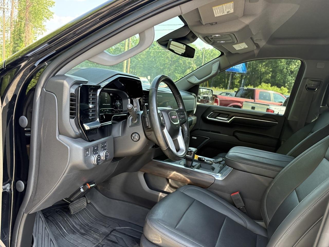 GMC Sierra 1500 SLT Crew Cab 4WD 2023