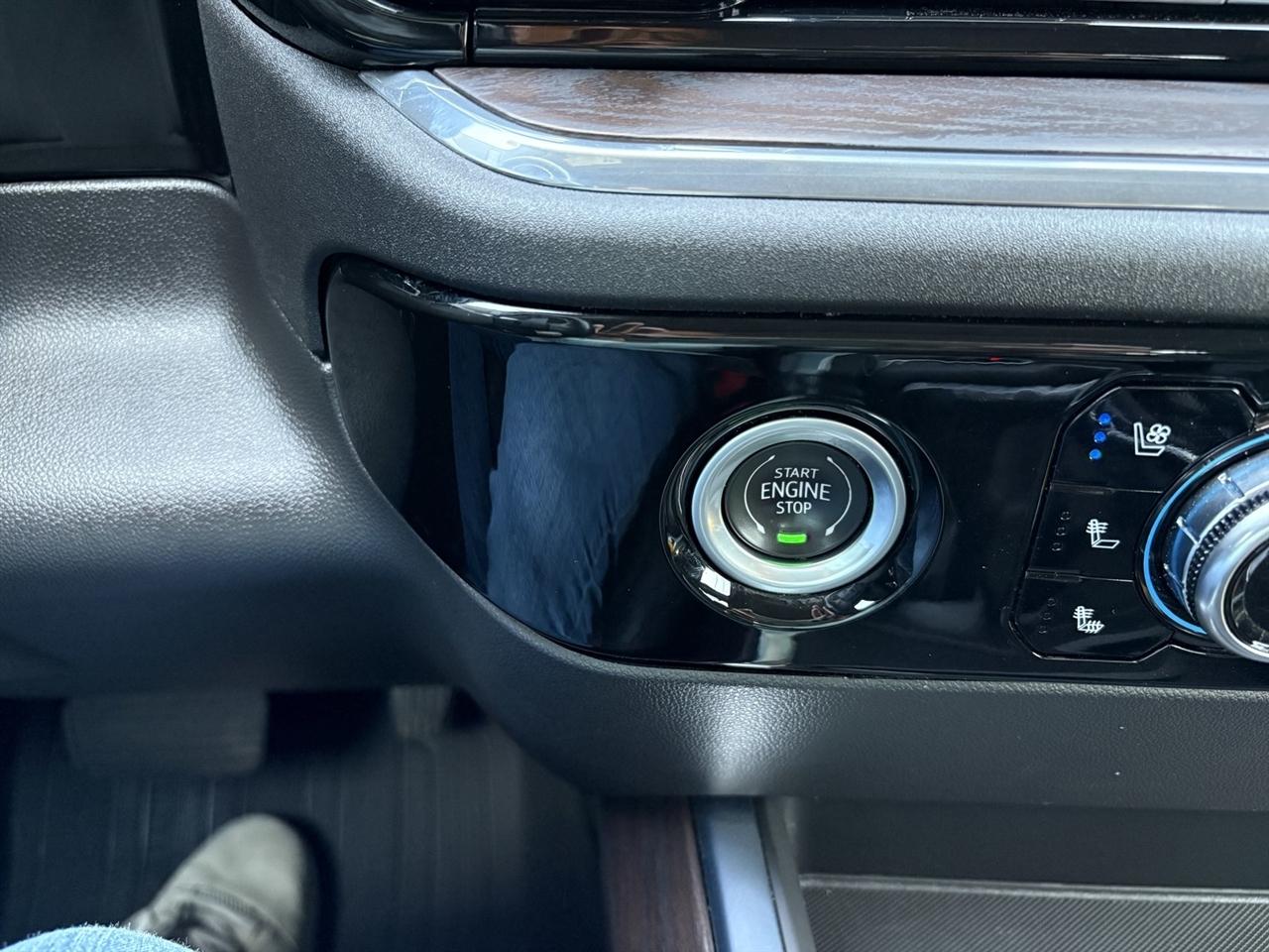 GMC Sierra 1500 SLT Crew Cab 4WD 2023