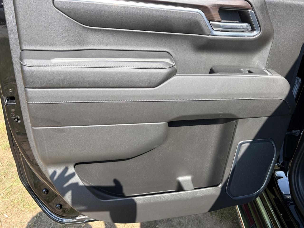 GMC Sierra 1500 SLT Crew Cab 4WD 2023