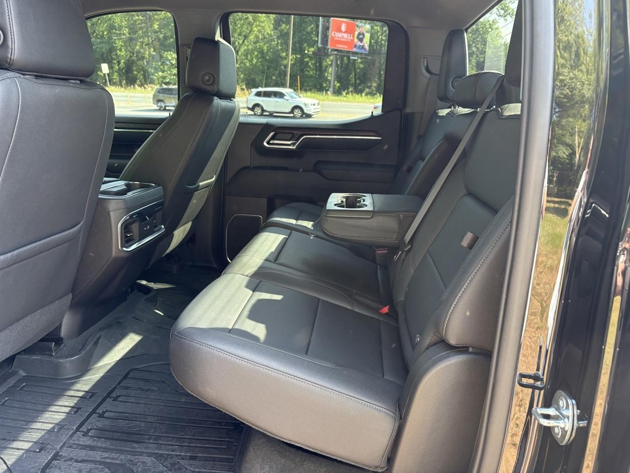 GMC Sierra 1500 SLT Crew Cab 4WD 2023