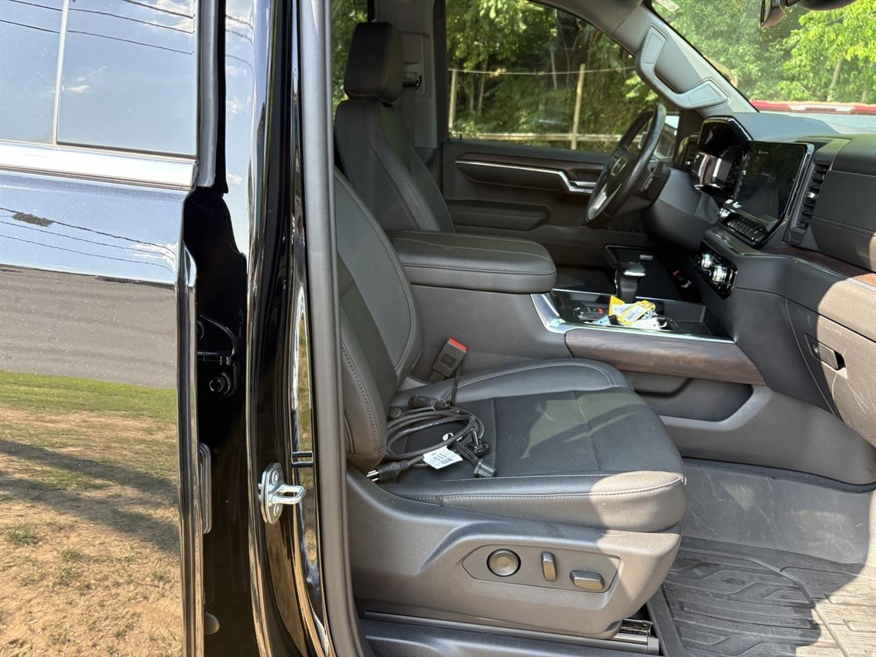 GMC Sierra 1500 SLT Crew Cab 4WD 2023