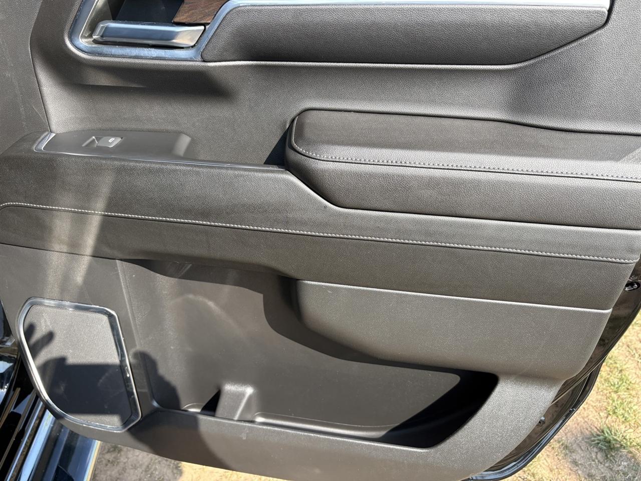 GMC Sierra 1500 SLT Crew Cab 4WD 2023